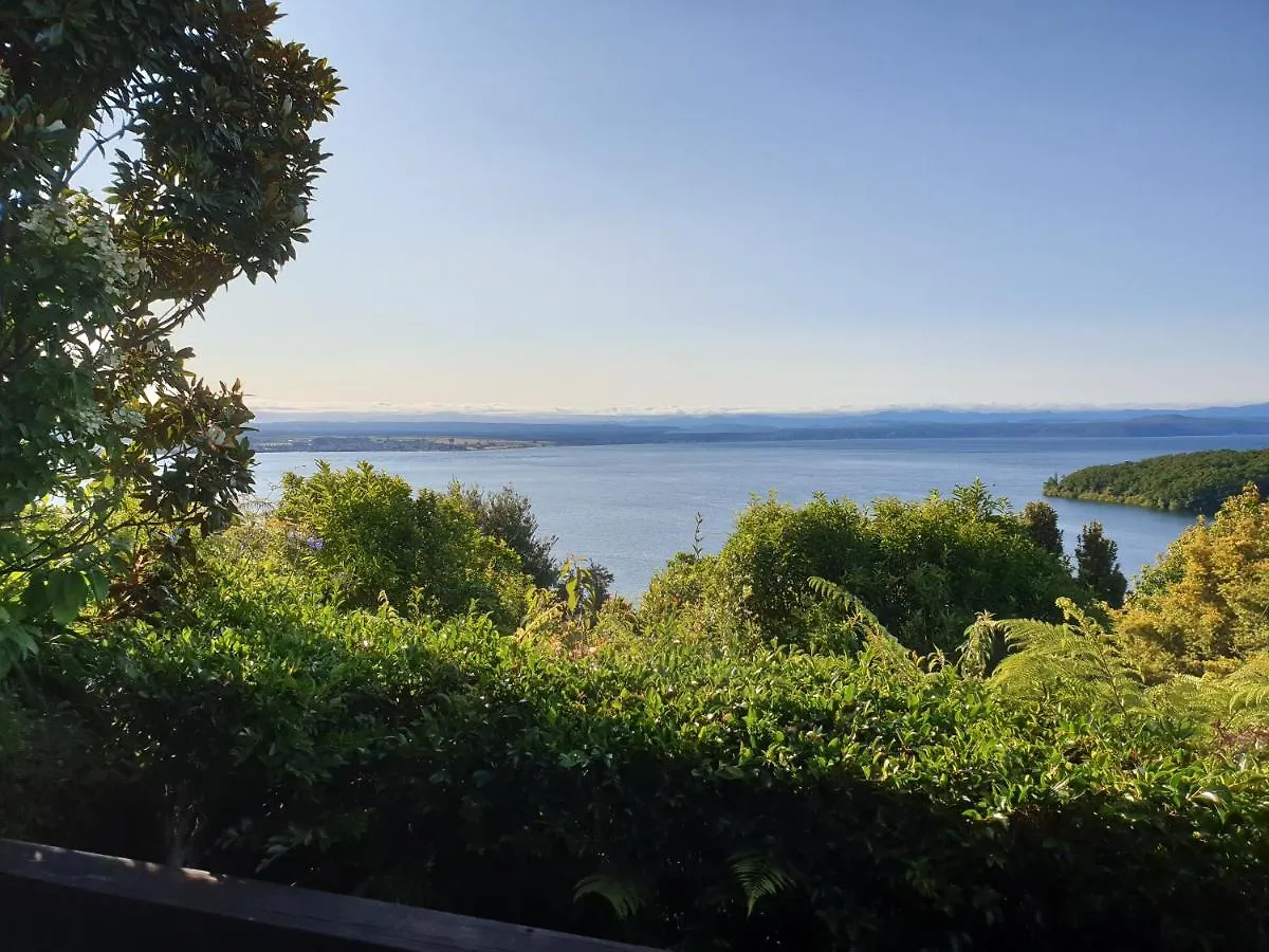 Lake View Garden Apartment Taupo