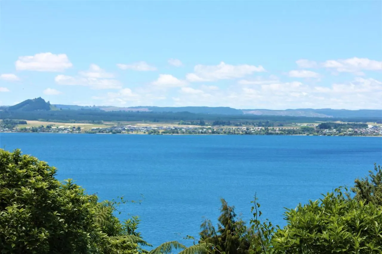 Lake View Garden Apartment Taupo